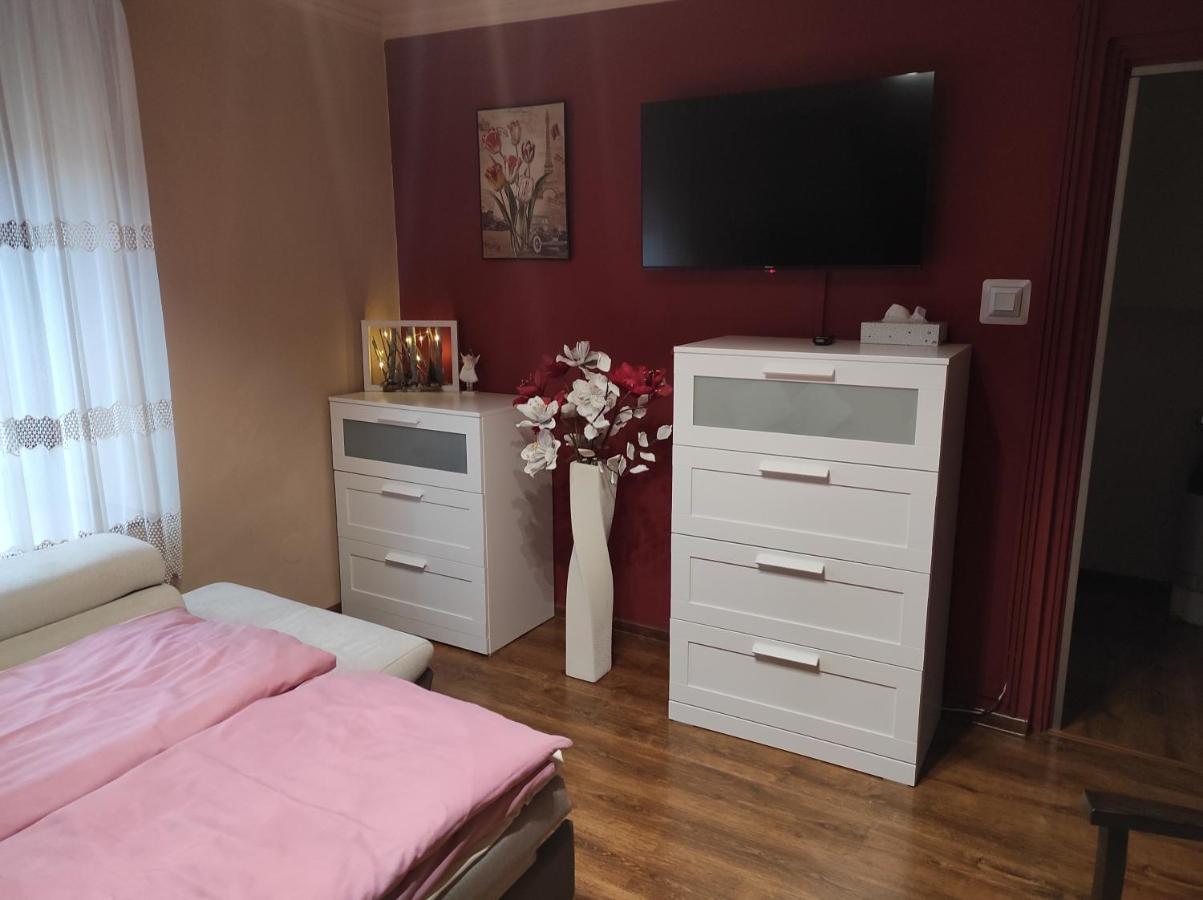 Matyas Apartman Tata Exteriér fotografie